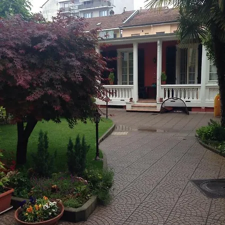 Apartment At Home 128 A Little Garden In The City Turin